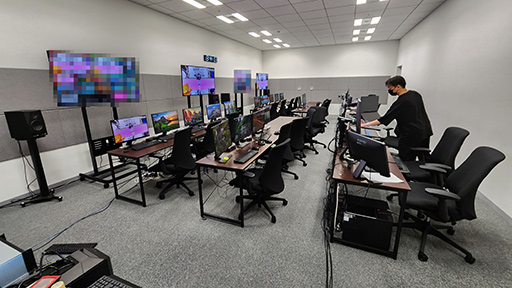 画像ギャラリー No.009のサムネイル画像 / 「ホロライブ」の映像はここから生まれる! 27億円をかけたカバーの新スタジオはどこがすごいのか