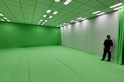 画像ギャラリー No.014のサムネイル画像 / 「ホロライブ」の映像はここから生まれる! 27億円をかけたカバーの新スタジオはどこがすごいのか