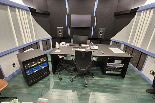 画像ギャラリー No.019のサムネイル画像 / 「ホロライブ」の映像はここから生まれる! 27億円をかけたカバーの新スタジオはどこがすごいのか