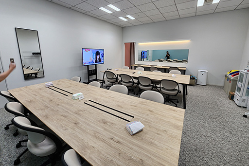 画像ギャラリー No.020のサムネイル画像 / 「ホロライブ」の映像はここから生まれる! 27億円をかけたカバーの新スタジオはどこがすごいのか