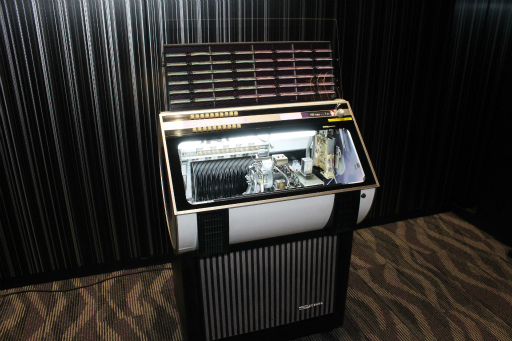 画像集 No.024のサムネイル画像 / 創立70周年，タイトーの歴史に刻まれた貴重なゲーム機やロボットをすべて動く状態で公開。「70周年 レトロ筐体・AM機械展示会」に行ってきた