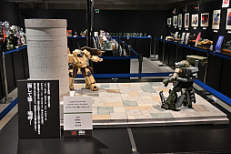 ���������꡼ No.003�Υ���ͥ������ / �֥ܥȥॺ�פ�̾���̤�������ޤˡ���ϸ�ˮ�˻�����������Υ��饹�Ȥ�Ÿ�����������õ�ʼ�ܥȥॺ40��ǯŸ�ɥ�ݡ���