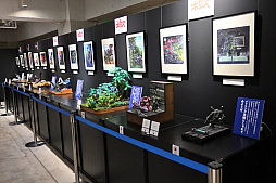 ���������꡼ No.007�Υ���ͥ������ / �֥ܥȥॺ�פ�̾���̤�������ޤˡ���ϸ�ˮ�˻�����������Υ��饹�Ȥ�Ÿ�����������õ�ʼ�ܥȥॺ40��ǯŸ�ɥ�ݡ���