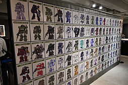 ���������꡼ No.008�Υ���ͥ������ / �֥ܥȥॺ�פ�̾���̤�������ޤˡ���ϸ�ˮ�˻�����������Υ��饹�Ȥ�Ÿ�����������õ�ʼ�ܥȥॺ40��ǯŸ�ɥ�ݡ���