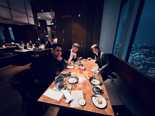 ���������꡼ No.002�Υ���ͥ������ / ��������ᡤ���ľ����ᡤ����ľ����ˤ��5���֤˵ڤֲ񿩤��ͻҤ����餫�ˡ�������ȳ��Τ�������������С�����Ʋ�˲񤹤�