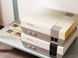 画像ギャラリー No.016のサムネイル画像 / ファミコンのカートリッジをキャンバスに,架空のゲームをデザインする。20回の節目を迎えた「わたしのファミカセ展」のこれまでの歩み