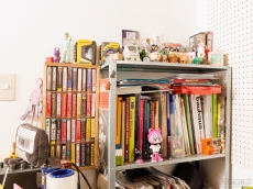 画像ギャラリー No.024のサムネイル画像 / ファミコンのカートリッジをキャンバスに,架空のゲームをデザインする。20回の節目を迎えた「わたしのファミカセ展」のこれまでの歩み