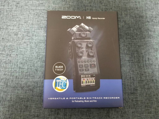 画像ギャラリー No.006のサムネイル画像 / 時代はおうちでポッドキャスト。「ZOOM H6」で,気軽にちょっとリッチな音質のラジオを録音してみた(「買い物Surfer」第22回)