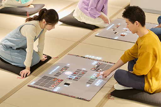 ���������꡼ No.004�Υ���ͥ������ / �ۥ��饤�֡����Ĥڤ��餵���5̾�ˤ��֥˥�ƥ�ɡ��ߥ塼������ץ���ư���10��4��20��00�˥ץ�ߥ�������������ݡ��Ȥ�Ǻ���