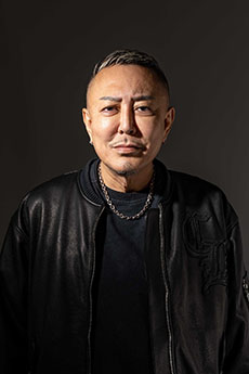 画像ギャラリー No.003のサムネイル画像 / ゲームクリエイター名越稔洋氏の顔が破裂する衝撃的なシーンを収録。名越スタジオが目指すブランドアイデンティティを表現した映像が公開に