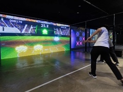 ���Τ�ư�����Ĥĥ������ڤ���륢���ƥ��ӥƥ��⡣���ߥ塼������ �������ݤ�Ÿ������Ƥ���2�Ĥα�ư�ϥ������Ҳ��AEPO2024��