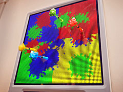 �ڥ��ɤ��ͼ��߽Фʤɡ��ӥǥ������൤ʬ��ͷ�٤�վ������ĥܡ��ɡ�Pixeldarts�פ�Kickstarter�����ڡ����Ÿ���档�ץ������ǿ����ʥ롼�볫ȯ���ǽ