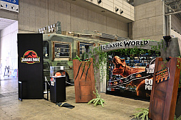 画像ギャラリー No.004のサムネイル画像 / 「東京コミコン2024」レポート。ジェイソン・モモアさんやマッツ・ミケルセンさんたちの出演にステージは大盛り上がり。デロリアンなどの展示も