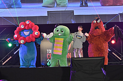 画像ギャラリー No.030のサムネイル画像 / 「東京コミコン2024」レポート。ジェイソン・モモアさんやマッツ・ミケルセンさんたちの出演にステージは大盛り上がり。デロリアンなどの展示も