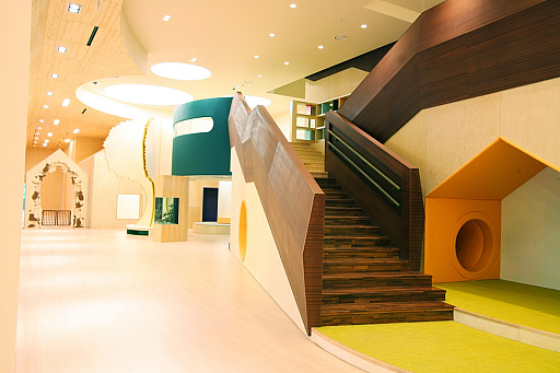 ���������꡼ No.007�Υ���ͥ������ / NCSOFT�ܼҤ˹ԤäƤߤ��顤�ݰ�फ���±����޽�ۡ���Ʋ���뺧����ʡ��ˤޤǤʤ�Ǥ�·�äƤ���祪�ե����ӥ���ä�