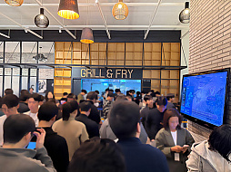 ���������꡼ No.011�Υ���ͥ������ / NCSOFT�ܼҤ˹ԤäƤߤ��顤�ݰ�फ���±����޽�ۡ���Ʋ���뺧����ʡ��ˤޤǤʤ�Ǥ�·�äƤ���祪�ե����ӥ���ä�