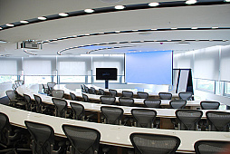 ���������꡼ No.020�Υ���ͥ������ / NCSOFT�ܼҤ˹ԤäƤߤ��顤�ݰ�फ���±����޽�ۡ���Ʋ���뺧����ʡ��ˤޤǤʤ�Ǥ�·�äƤ���祪�ե����ӥ���ä�