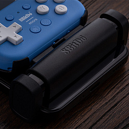 ���������꡼ No.008�Υ���ͥ������ / ��ɾ�Τ���8BitDo�ξ���������ѥåɤ򥹥ޡ��ȥե���˼���դ��ơ����ӥ����ൡ�Τ褦�ˤ���ͷ�٤���յ��郎�о�