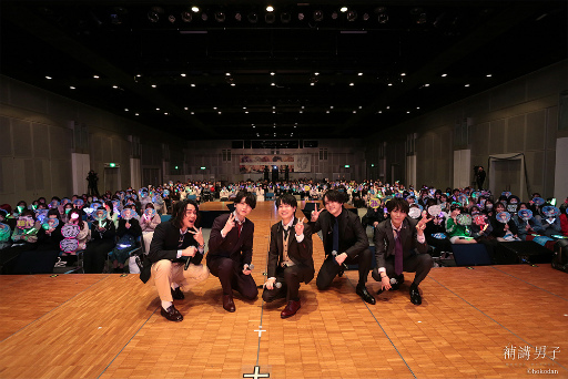 画像ギャラリー No.006のサムネイル画像 / 「『補講男子』1stライブ 〜着席,その向こう側へ〜」囲み取材&ライブレポート。新曲披露や朗読劇,謎解きと大満足のイベントに