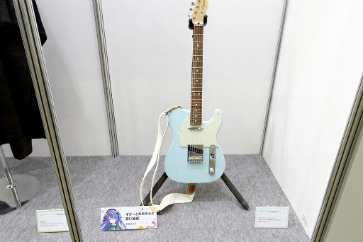 画像ギャラリー No.005のサムネイル画像 / 「にじさんじフェス 2025」ライバーの私物はなぜか石率多め? 百人一首は個性のあふれすぎた作品がずらり