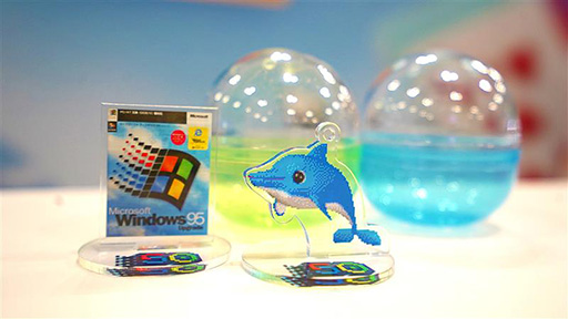 画像ギャラリー No.001のサムネイル画像 / 「お前を消す方法」のイルカ「カイル君」がアクリルスタンド風カプセルトイに。Microsoft AI Tour Tokyo会場限定で提供