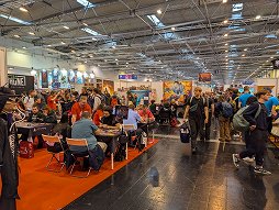 画像ギャラリー No.005のサムネイル画像 / 大幅にボリュームアップしたSPIEL'25。ドイツゲーム賞銅賞は林 尚志氏「ボムバスターズ」が受賞