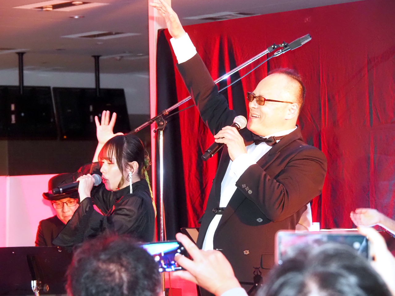 「光吉猛修 35周年記念ディナーショー in セガ本社」レポート。日本一歌のうまいサラリーマンが昼夜にわたって全22曲を披露（独占インタビューも）