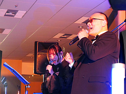 画像ギャラリー No.032のサムネイル画像 / 「光吉猛修 35周年記念ディナーショー in セガ本社」レポート。日本一歌のうまいサラリーマンが昼夜にわたって全22曲を披露(独占インタビューも)