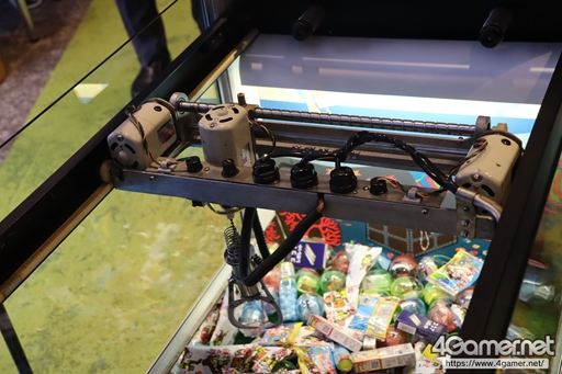 画像ギャラリー No.008のサムネイル画像 / 60年前のクレーンゲーム機「クラウン603」が稼働可能な状態でお披露目に。復元に成功したタイトーの技術部門「TAITO TECH」とは，どんな組織なのか