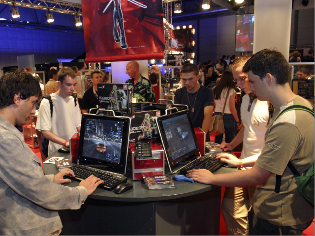 Convention 2004」開催 － 特集記事